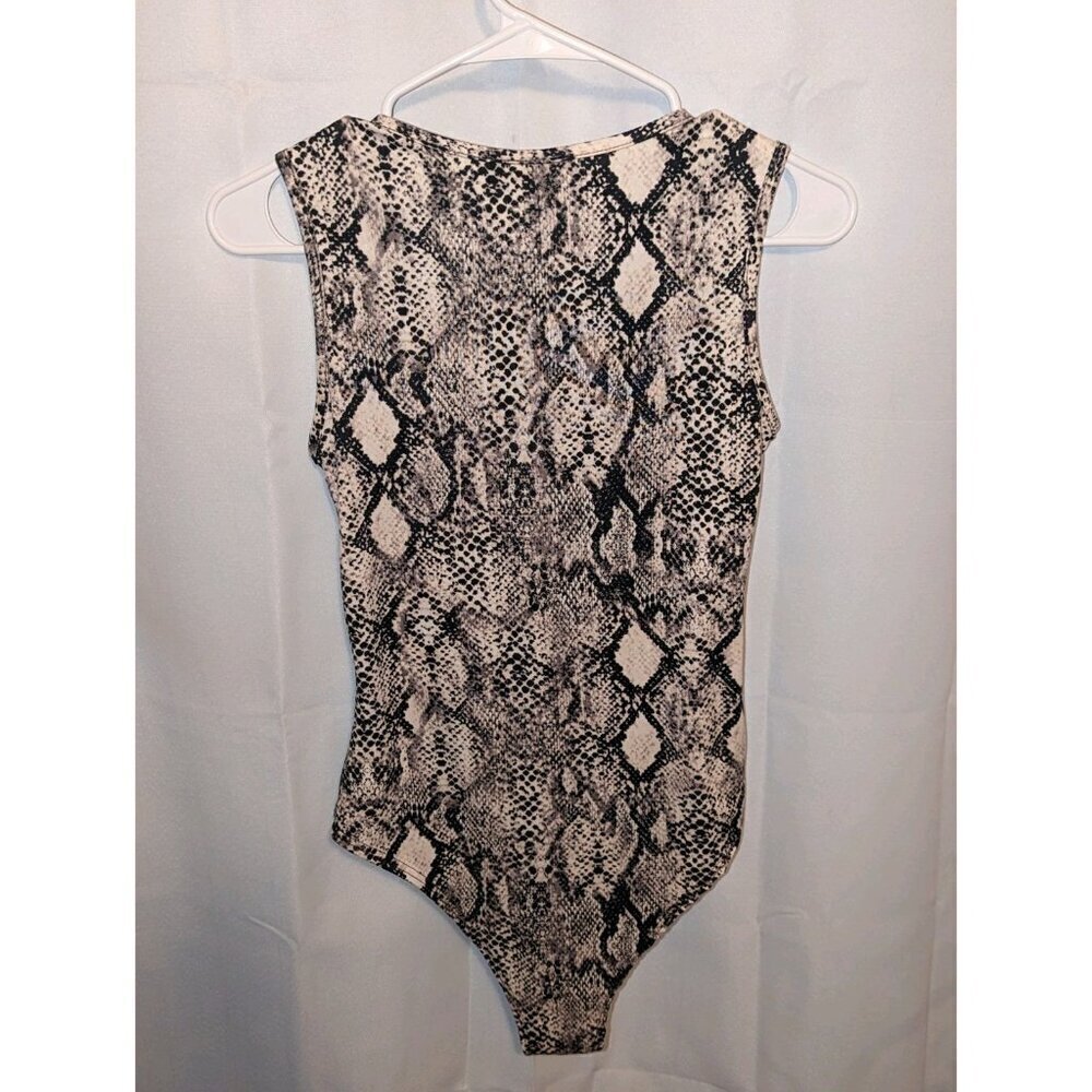B Famous Women's Size Medium Brown Animal Print One Piece Body Suit NWTs - Picture 7 of 15